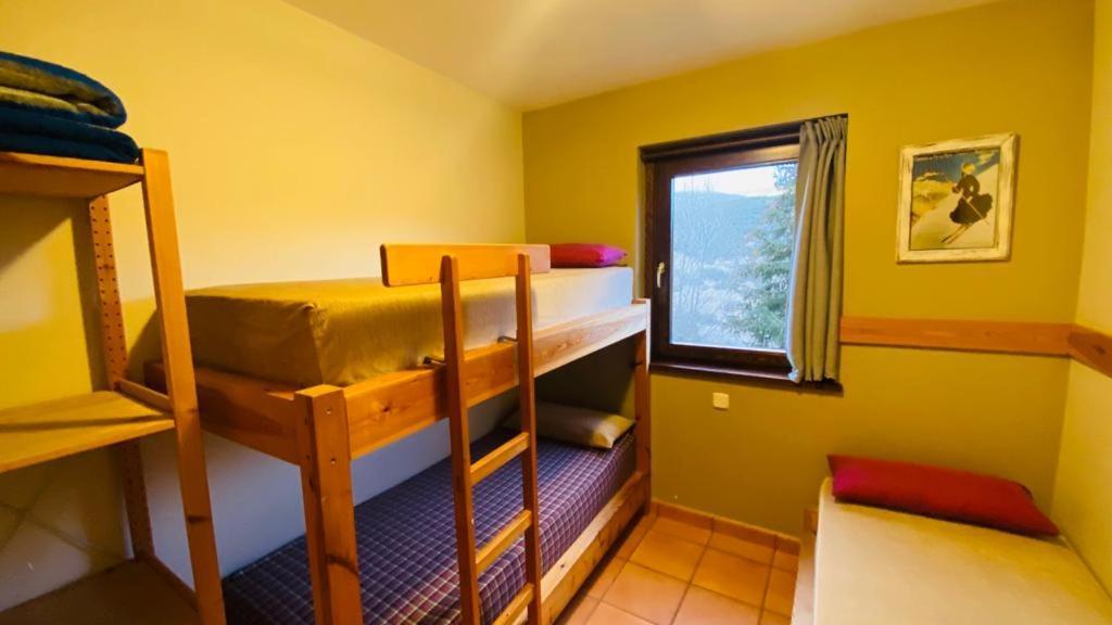 Xalet Refugi Pere Carne Hostel La Molina  Buitenkant foto