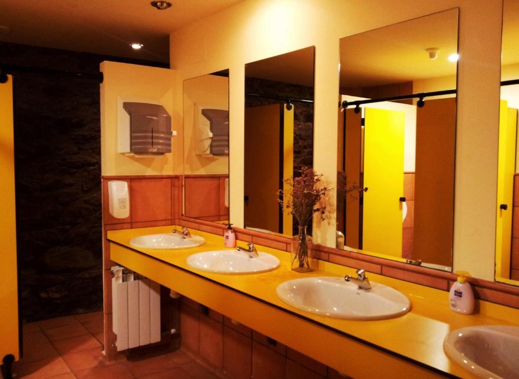 Xalet Refugi Pere Carne Hostel La Molina  Buitenkant foto